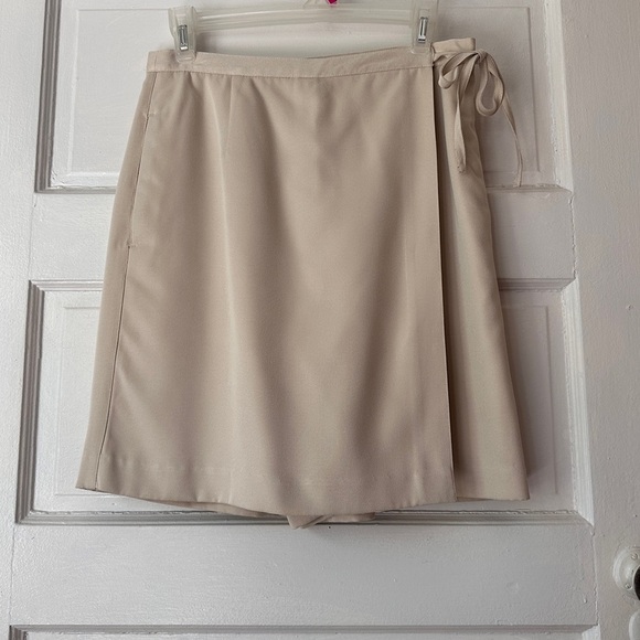 Vintage Liz Claiborne Golf Faux Wrap Skort Neutral Athleisure Preppy Pockets - Picture 12 of 17